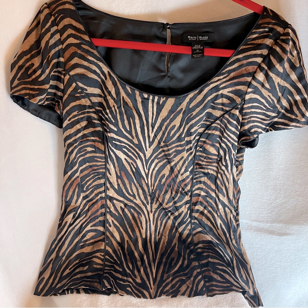 White House Black Market Women’s Tiger Print 95% Silk Stretch Top Size 12 NWOT